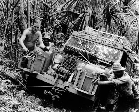 Primeira expedição a cruzar o Darien Gap, entre Panamá e Colômbia, em 1960. Foram precisos mais de 140 dias!
